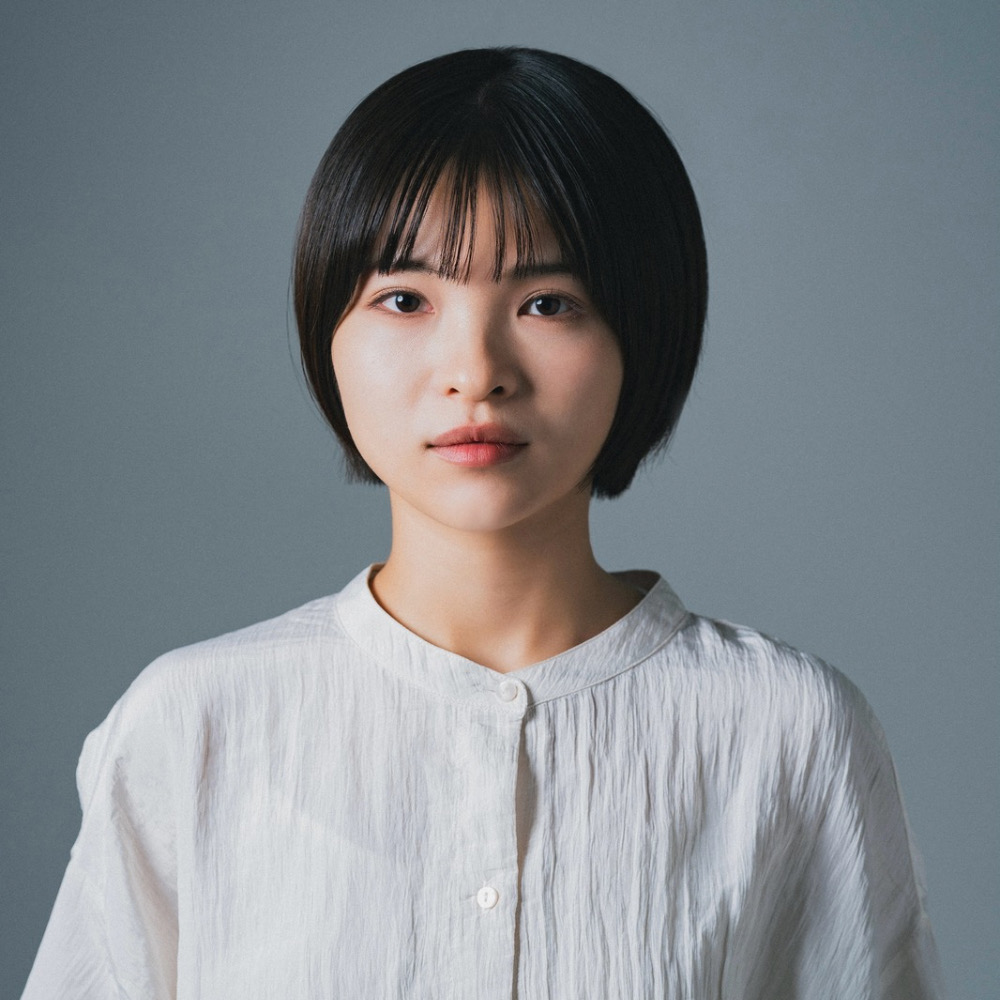 有里まりな